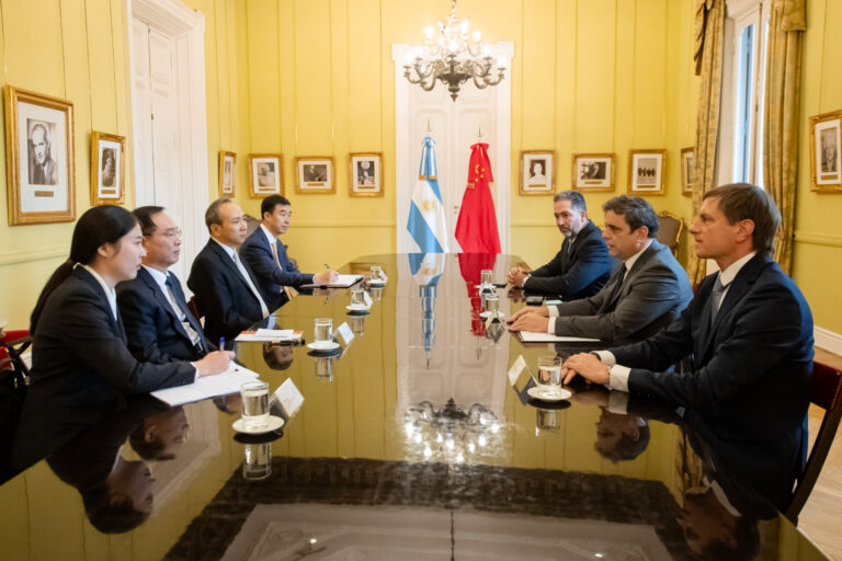 Catalan and seoane received a delegation from chinese authorities